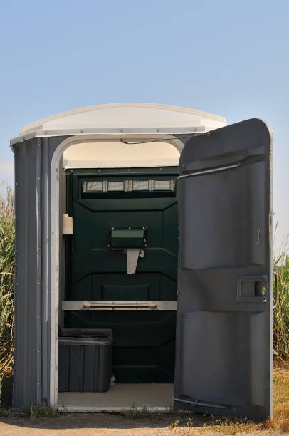 Best Porta potty delivery and setup  in Oak Hills, OR