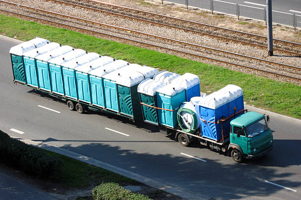 Porta potty delivery and setup in Oak Hills, OR
